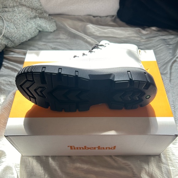 Timberland Greyfield Boots, Color White Grain, Size US
Women's 9 - Picture 3 of 5